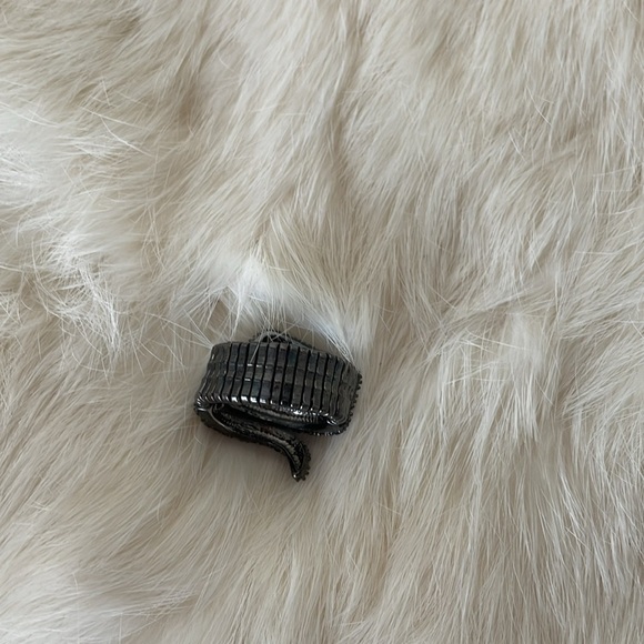 Black Beaded Sparkly Stretch Ring - Picture 3 of 5